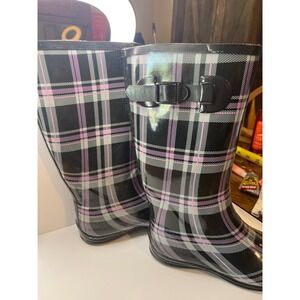 X-Appeal Womens Plaid Rain Boots Black Pink White Glossy Rubber Size 7 Mid Calf